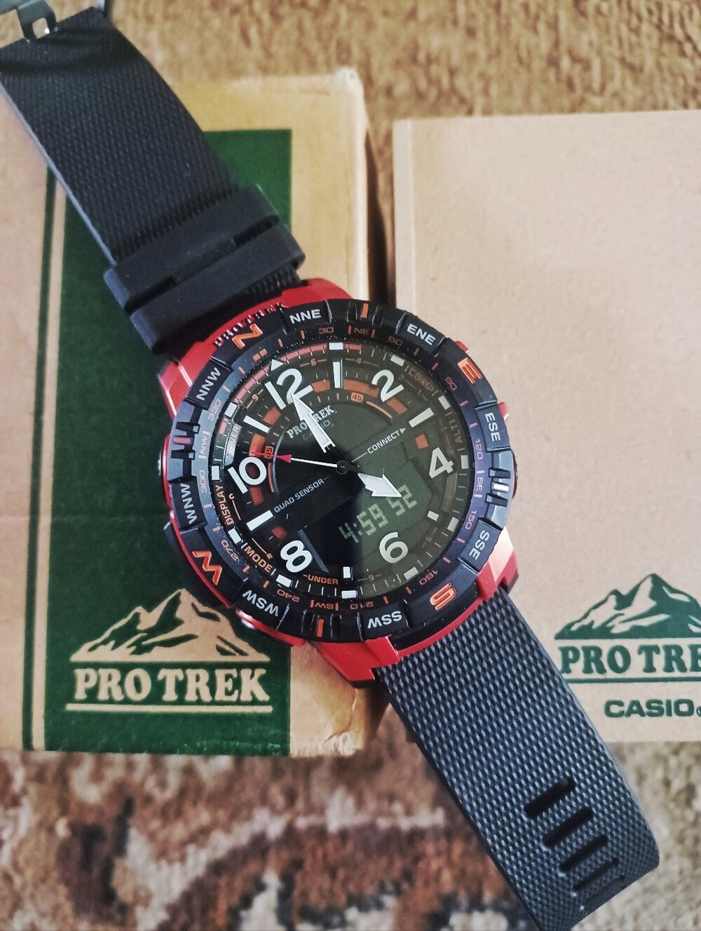 CASIO PRO TREK ( SMART WATCH )